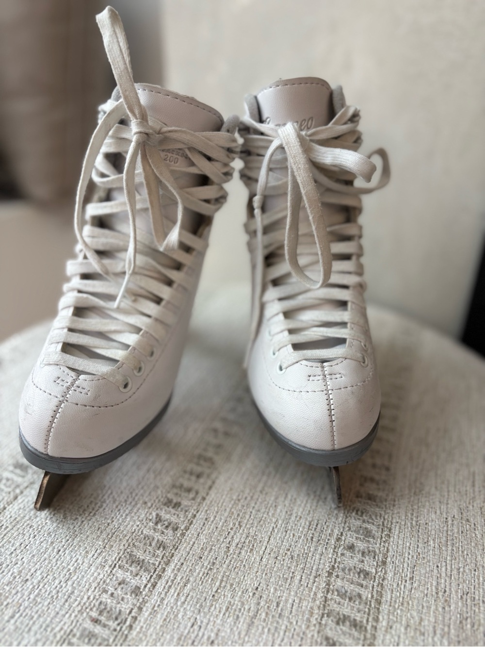 Figure Skates Jackson Mystique size 2 girl